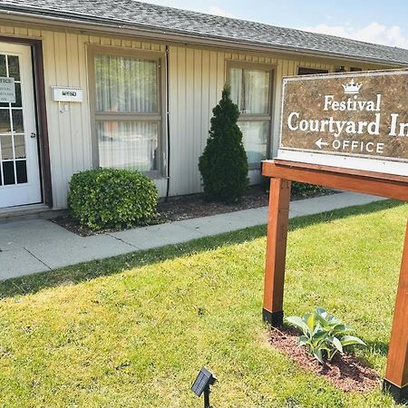 Festival Courtyard Inn สตราตฟอร์ด ภายนอก รูปภาพ