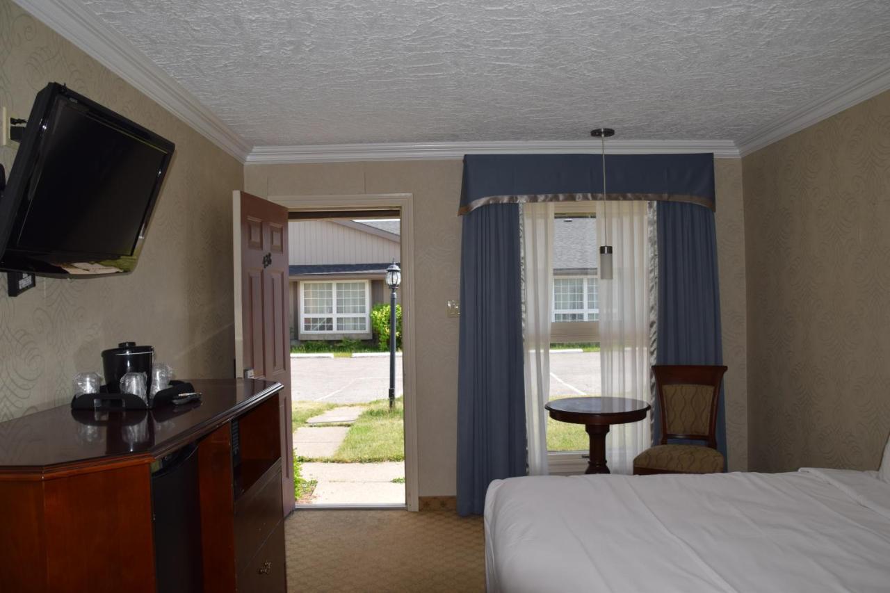 Festival Courtyard Inn สตราตฟอร์ด ภายนอก รูปภาพ